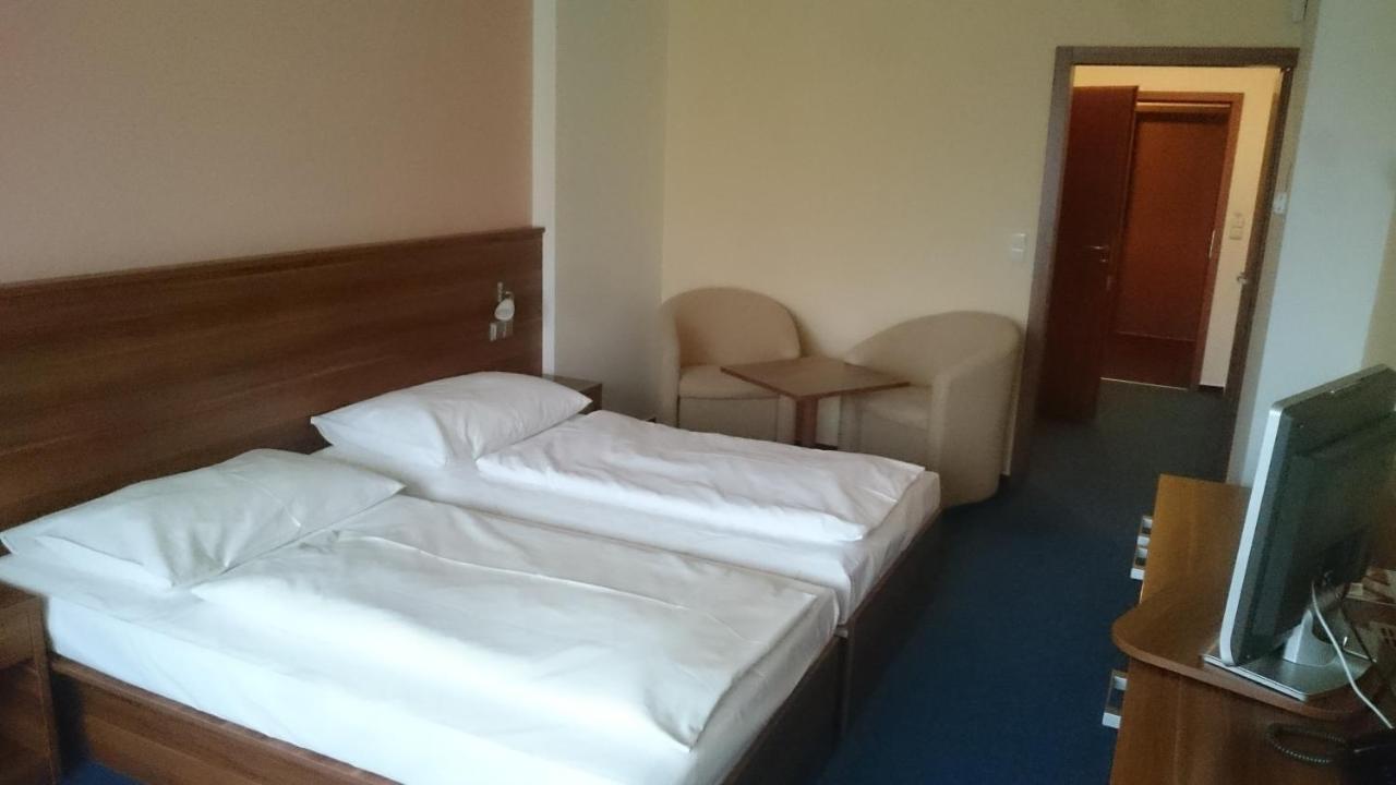 Lipno Wellness - Frymburk Hotel Private Family Room Exterior photo